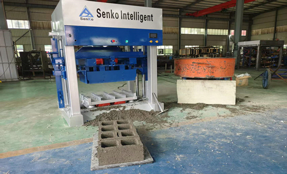 Proyecto de máquina semiautomática para la fabricación de bloques en Tanzania
